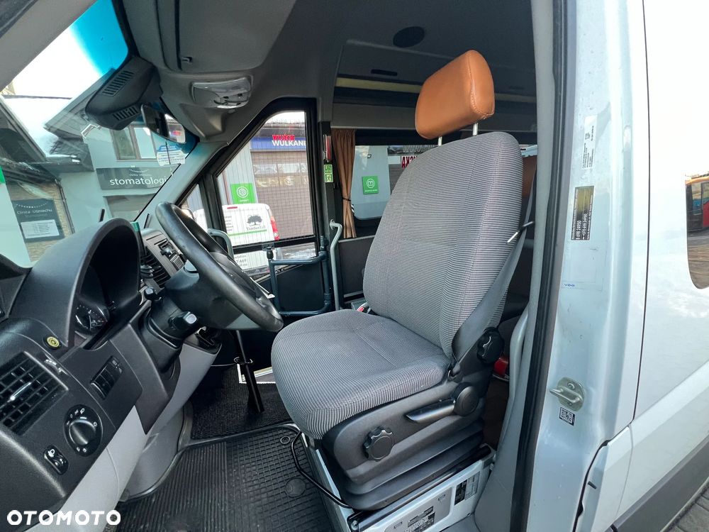 Mercedes-Benz Sprinter - 11