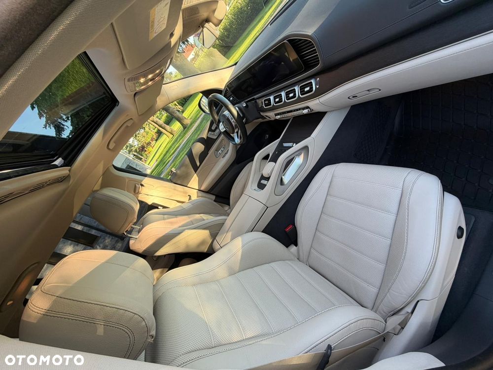 Mercedes-Benz GLS - 22