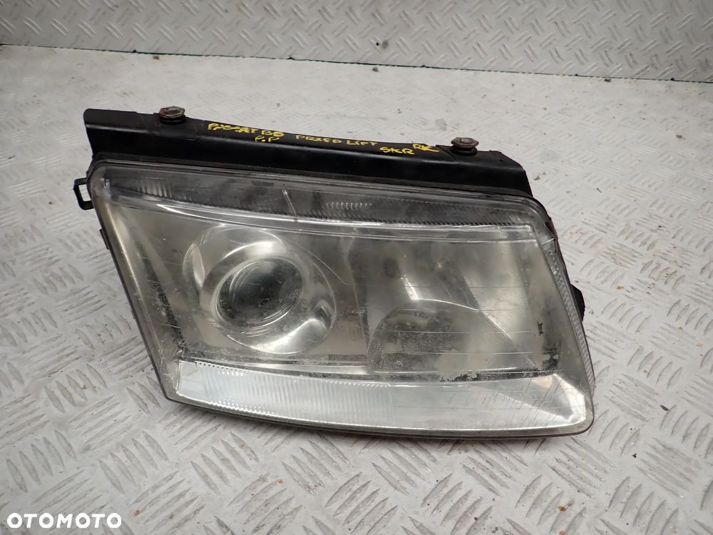 LAMPA PRAWY PRZÓD VW PASSAT B5 przed LIFT - 1