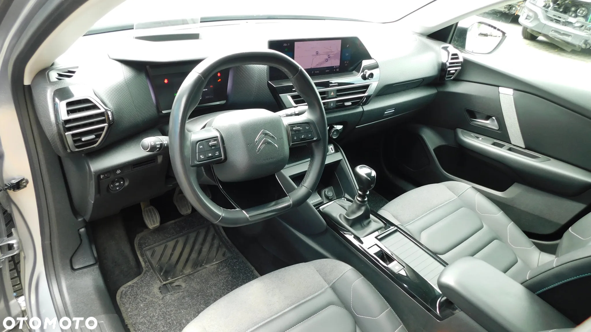 Citroën C4 1.2 PureTech Shine S&S - 17
