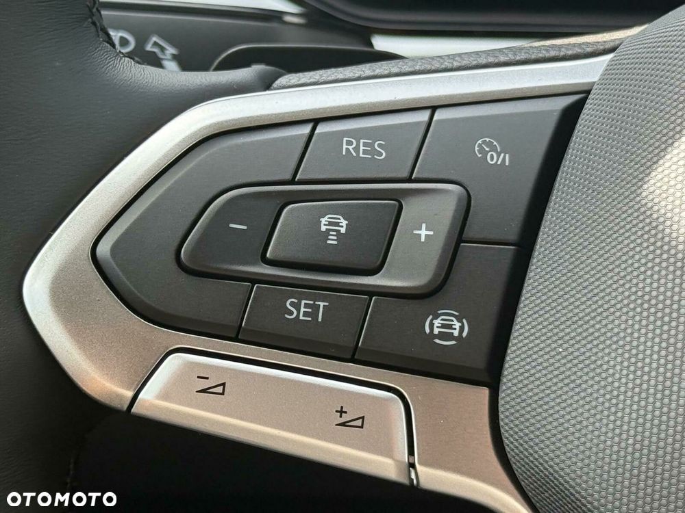 Volkswagen T-Roc 1.5 TSI Life Plus DSG - 26