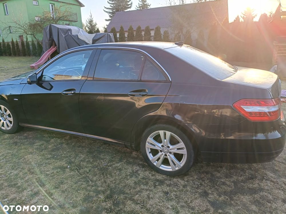 Mercedes-Benz Klasa E 200 CDI BlueEff - 2