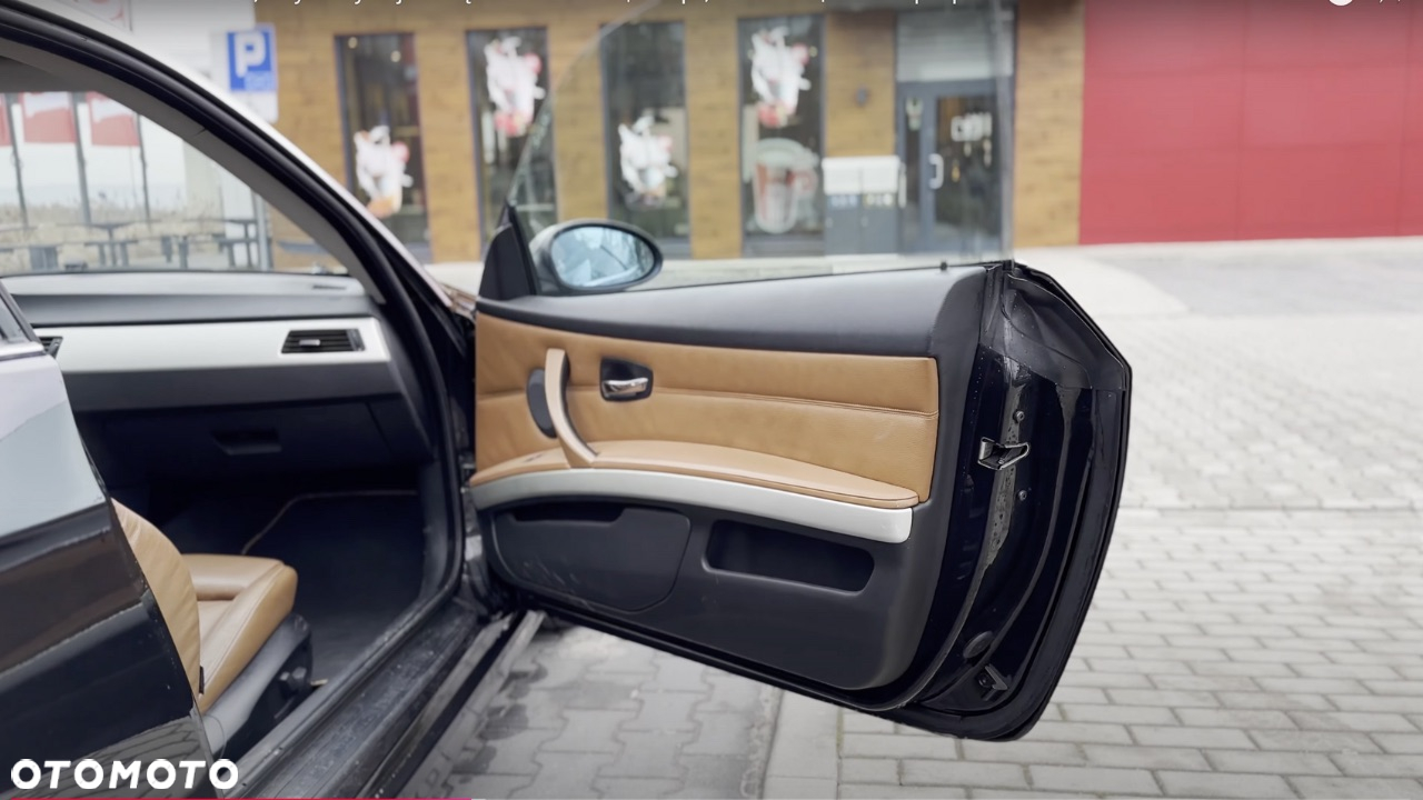 BMW Seria 3 325i Coupe - 6
