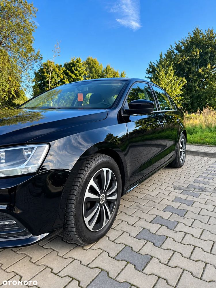 Volkswagen Jetta - 3