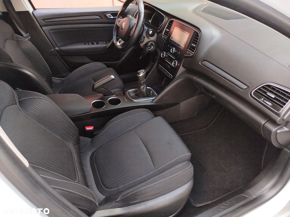 Renault Megane ENERGY TCe 130 INTENS - 9