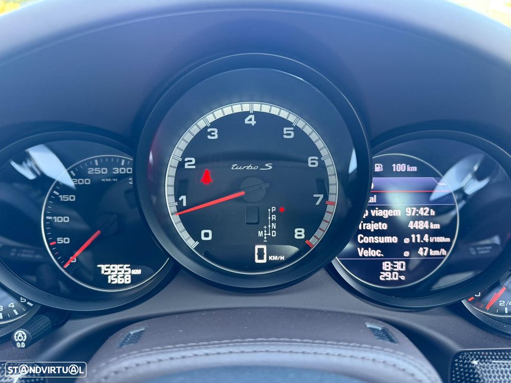 Porsche 911 (991) Turbo S - 7