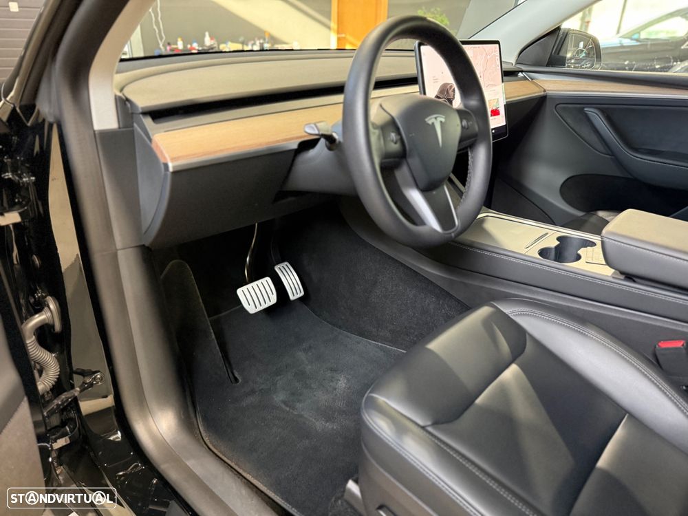 Tesla Model Y Performance Dual Motor AWD - 34