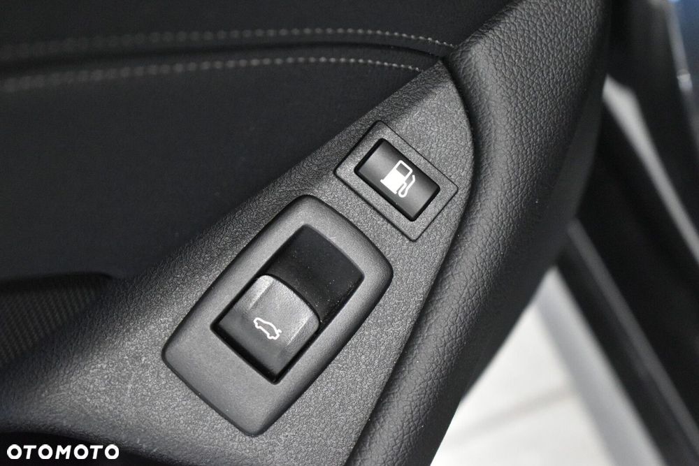 BMW Seria 5 530e xDrive M Sport sport - 9