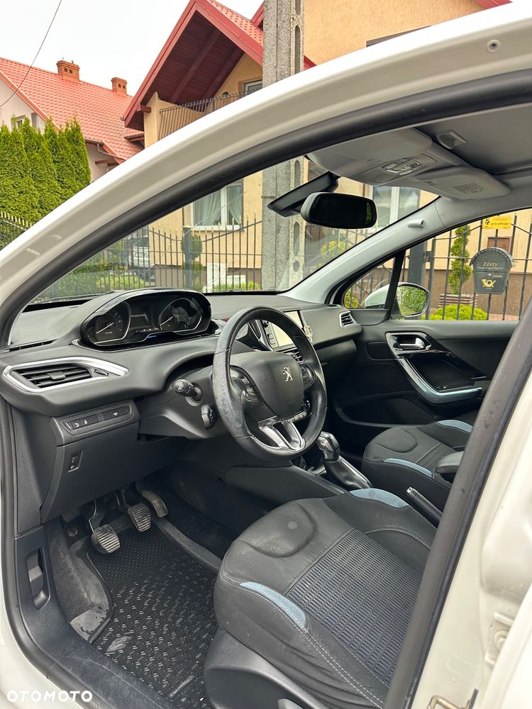 Peugeot 208 1.2 PureTech Allure - 10