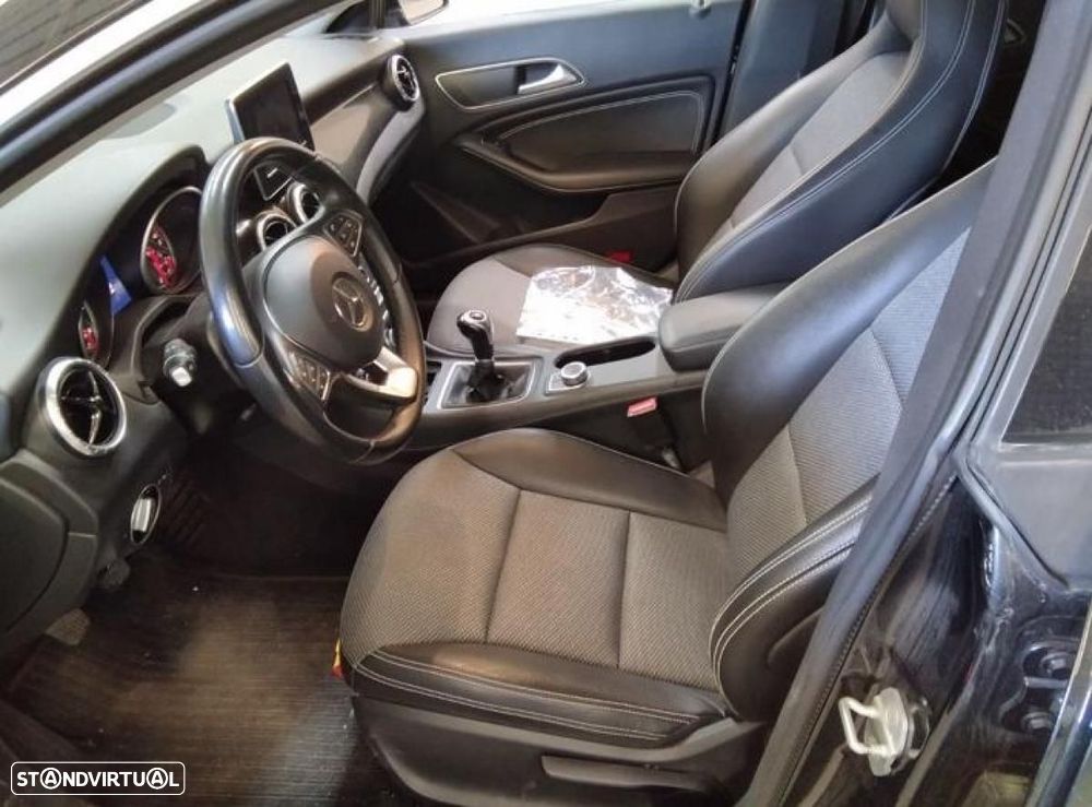 Mercedes-Benz CLA 180 - 5