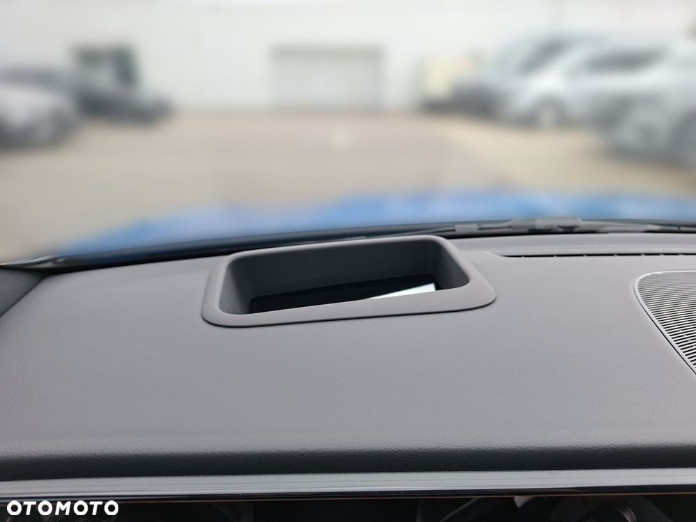 Mercedes-Benz CLA - 33