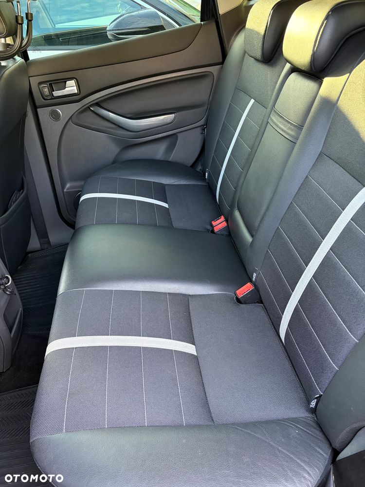 Ford Kuga 2.0 TDCi Titanium - 15