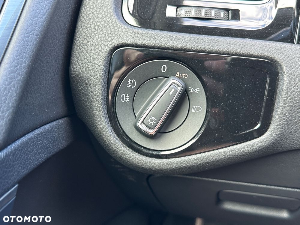 Volkswagen Golf 2.0 TDI BlueMotion Technology Cup - 29