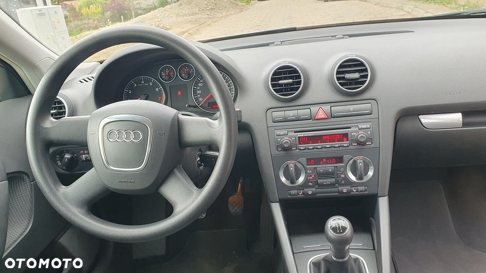 Audi A3 Sportback 1.6 Attraction - 8