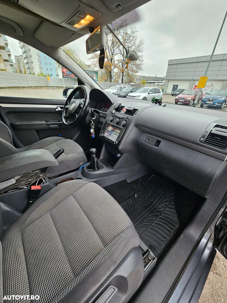 Volkswagen Touran 2.0TDI Highline - 4