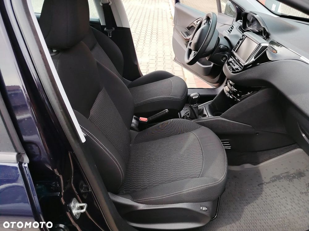 Peugeot 208 1.2 PureTech GPF Allure S&S - 14