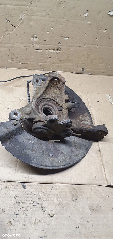 Zwrotnica piasta prawy przód przednia prawa Citroen C5 III 2.0 HDI - 4