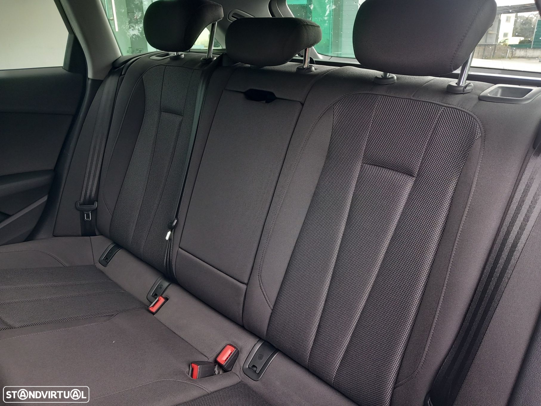 Audi A4 Avant 35 TDI Design S tronic - 11