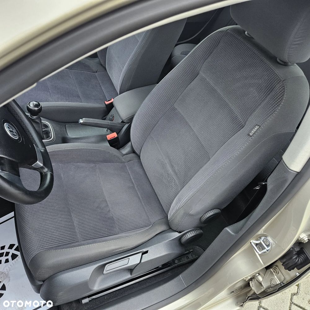 Volkswagen Jetta 1.9 TDI United - 21