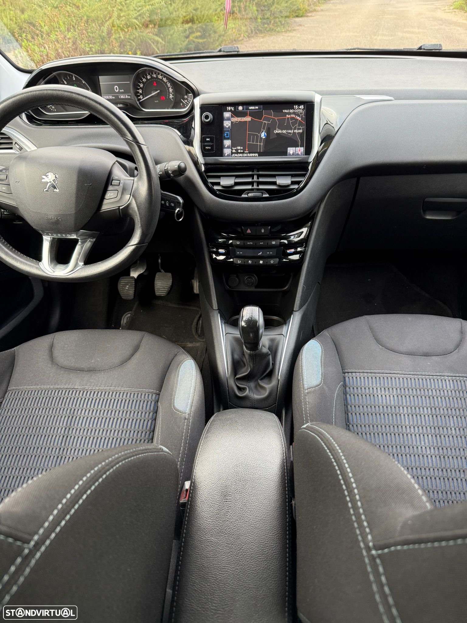 Peugeot 208 1.6 BlueHDi Style - 23