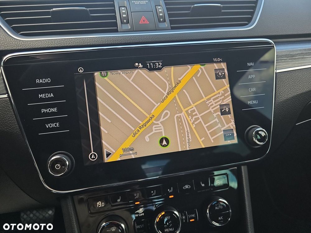 Skoda Superb 2.0 TSI Style DSG - 35