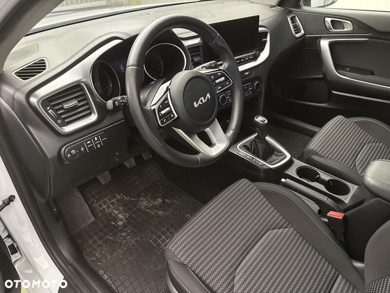 Kia Ceed 1.5 T-GDI M - 10