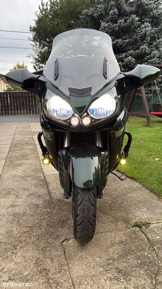 Kawasaki GTR - 10