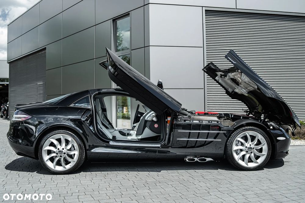 Mercedes-Benz SLR McLaren Coupe - 11