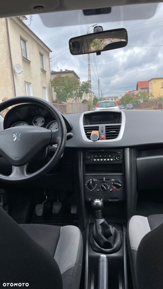 Peugeot 207 1.4 16V Trendy - 9