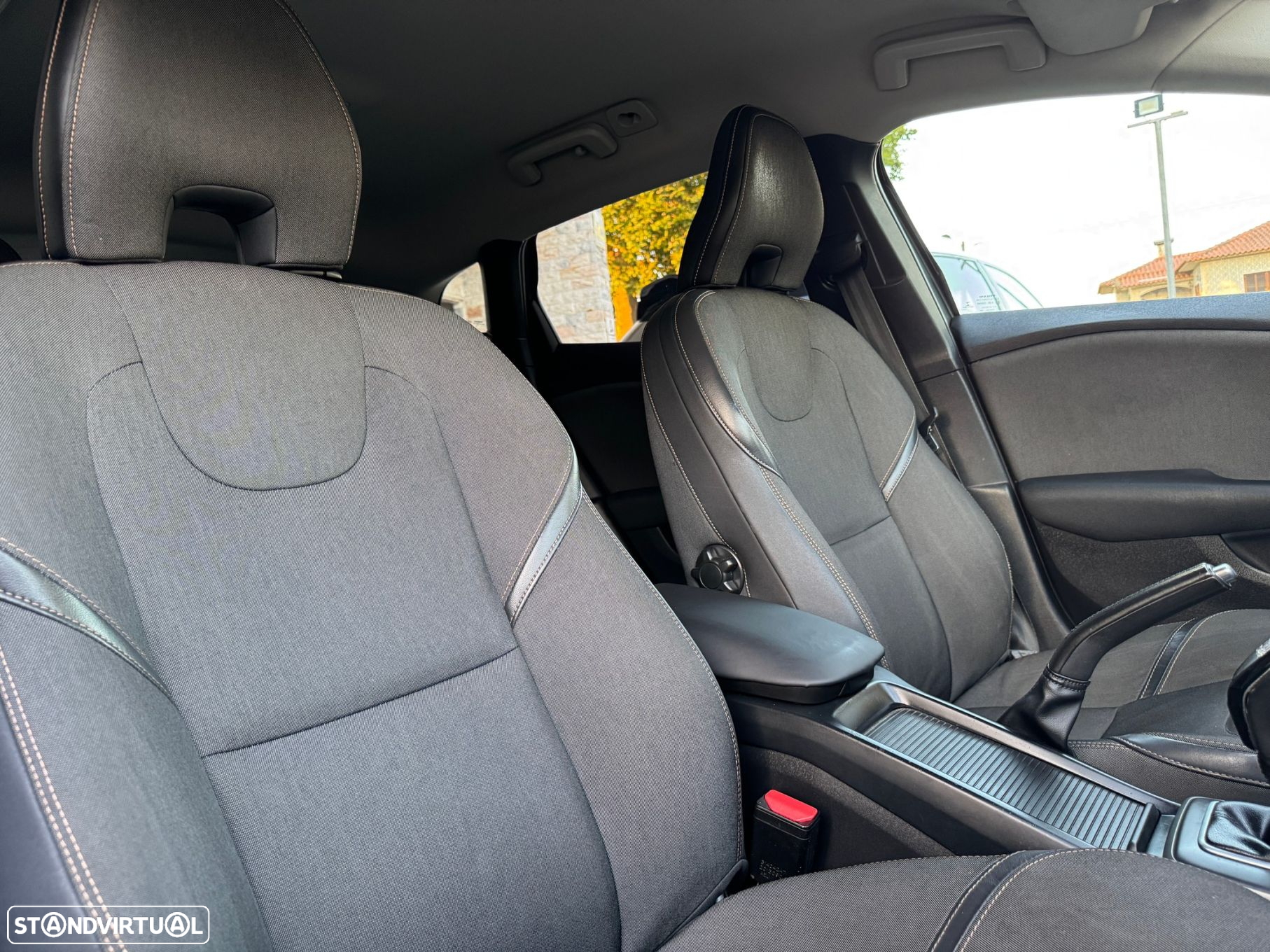 Volvo V40 Cross Country 1.6 D2 Momentum - 18