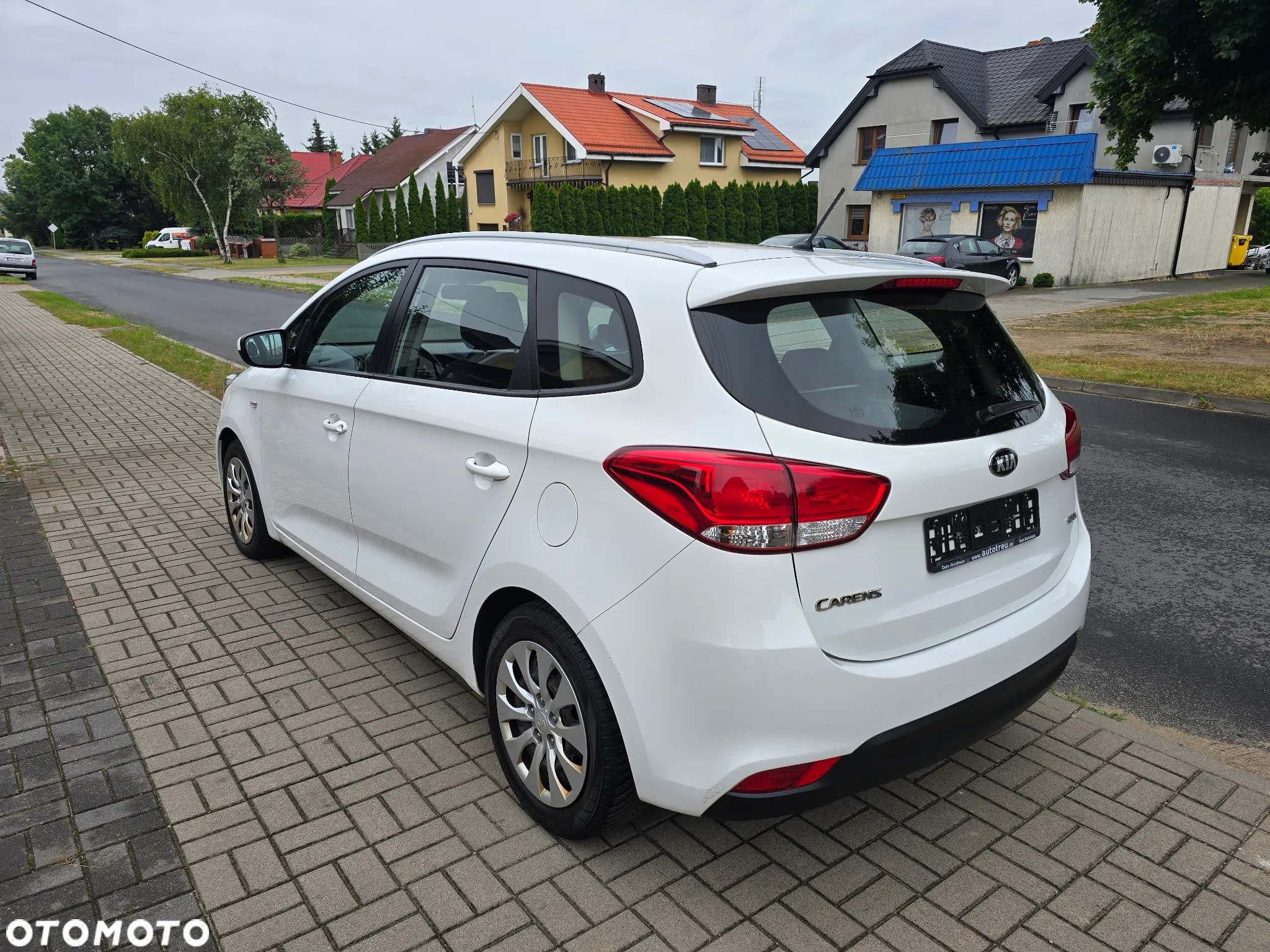Kia Carens 1.7 CRDi 115 UEFA EURO 2016 - 3