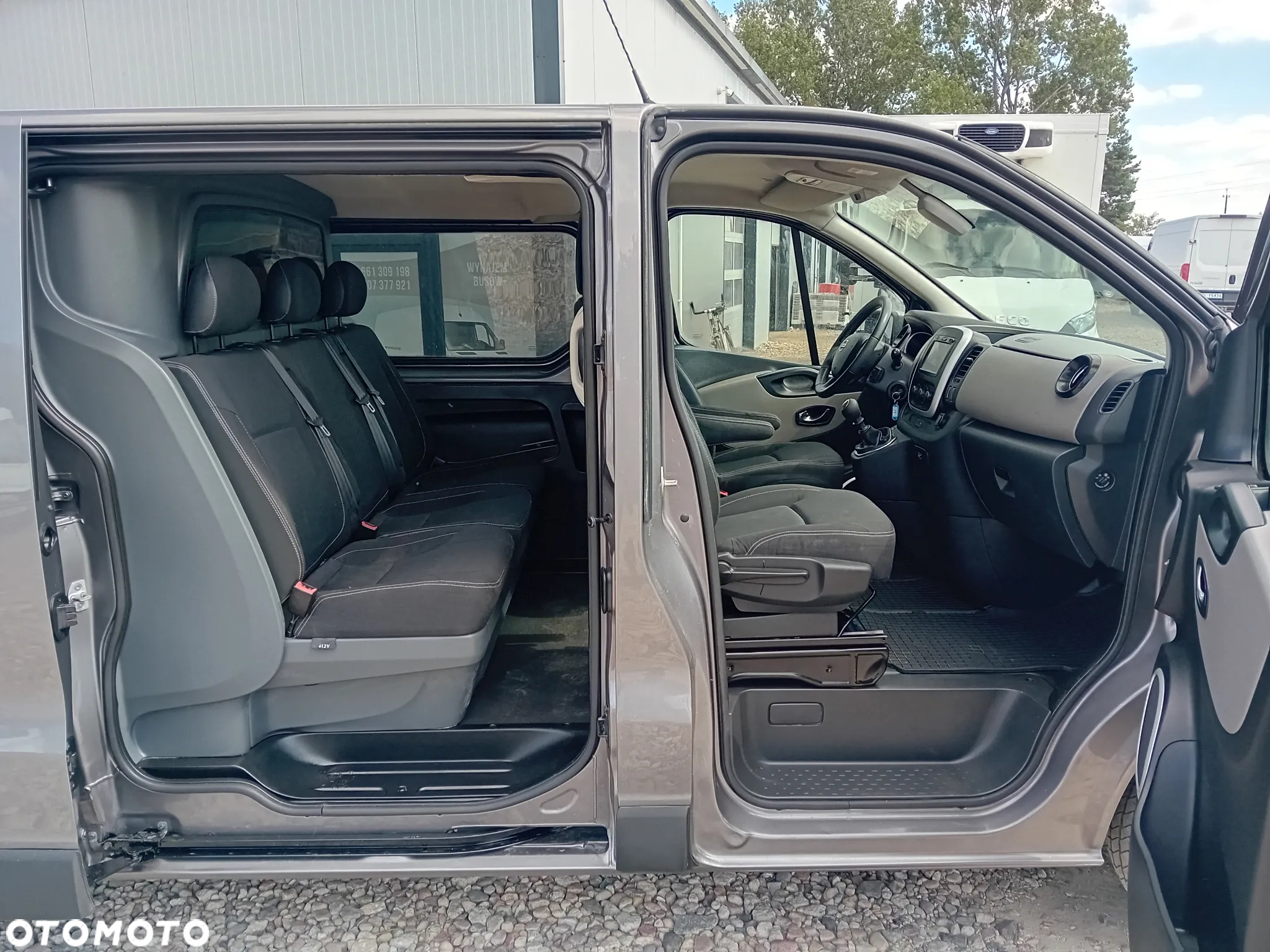Nissan NV300 - 16
