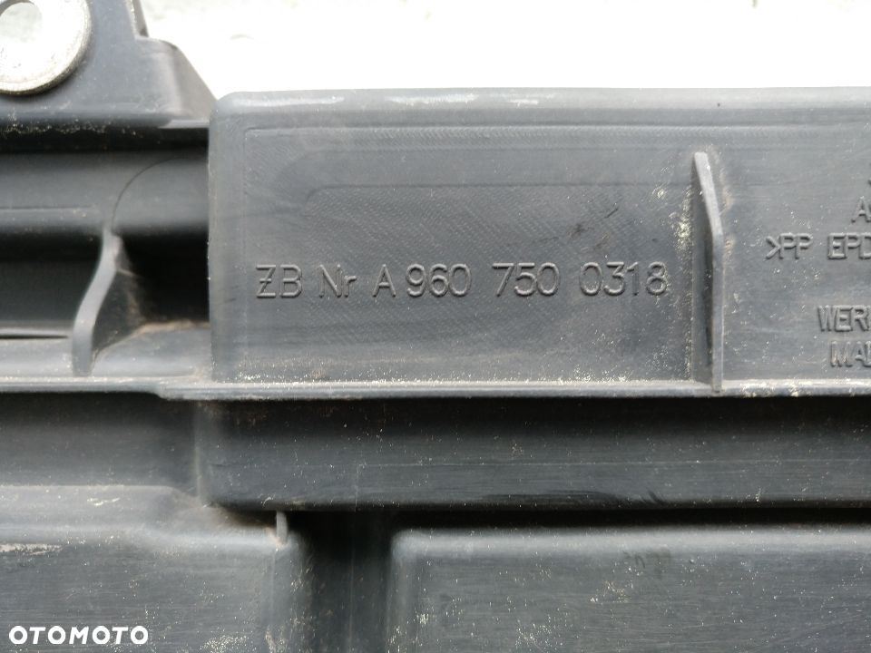 Grill atrapa kpl. znaczek emblemat Antos Arocs Actros MP4 9607500318 - 3