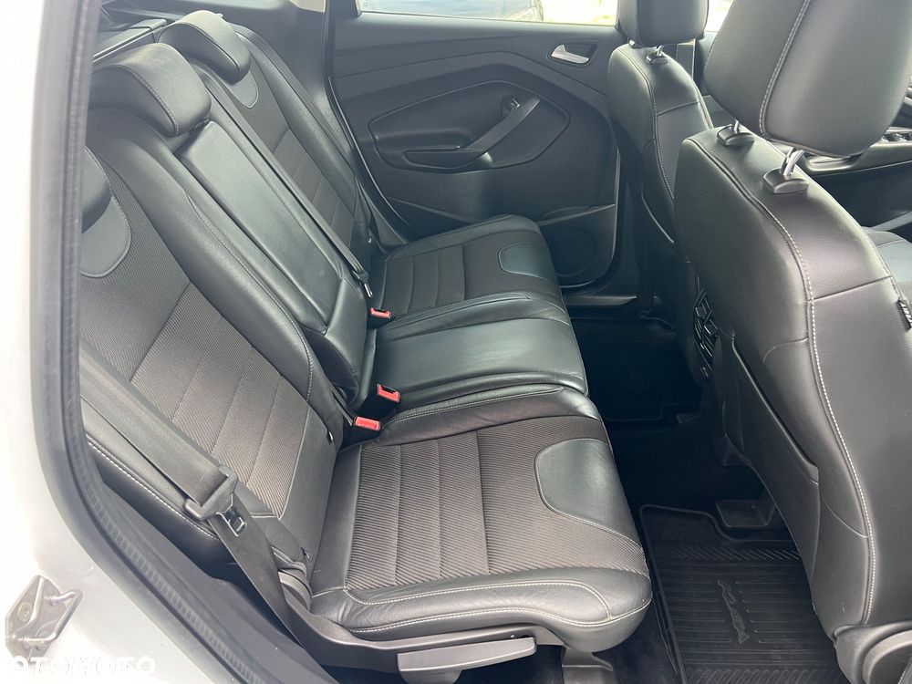 Ford Kuga 2.0 TDCi 2x4 Titanium - 11