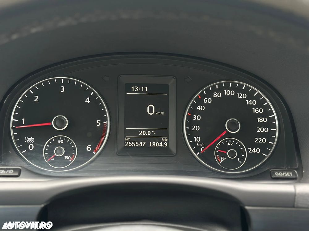 Volkswagen Touran - 27
