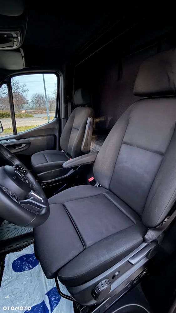 Mercedes-Benz Sprinter 319 - 9