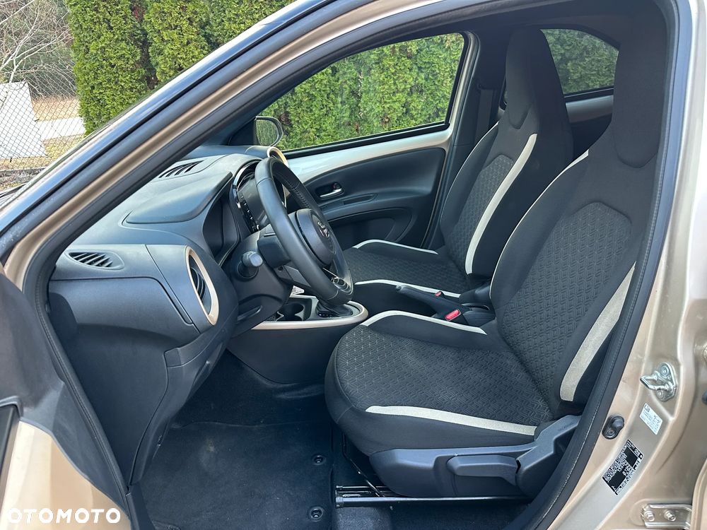 Toyota Aygo X x-shift x-play - 10