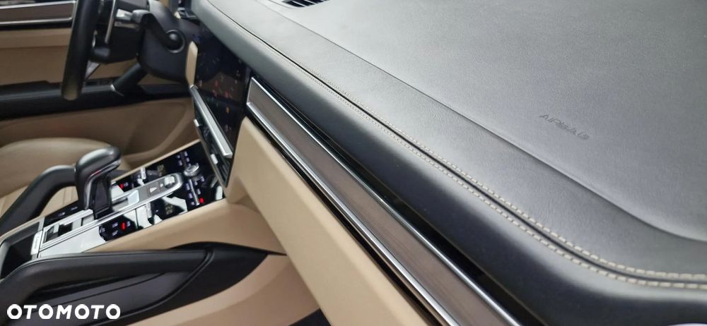 Porsche Cayenne E-Hybrid Platinum Edition - 23