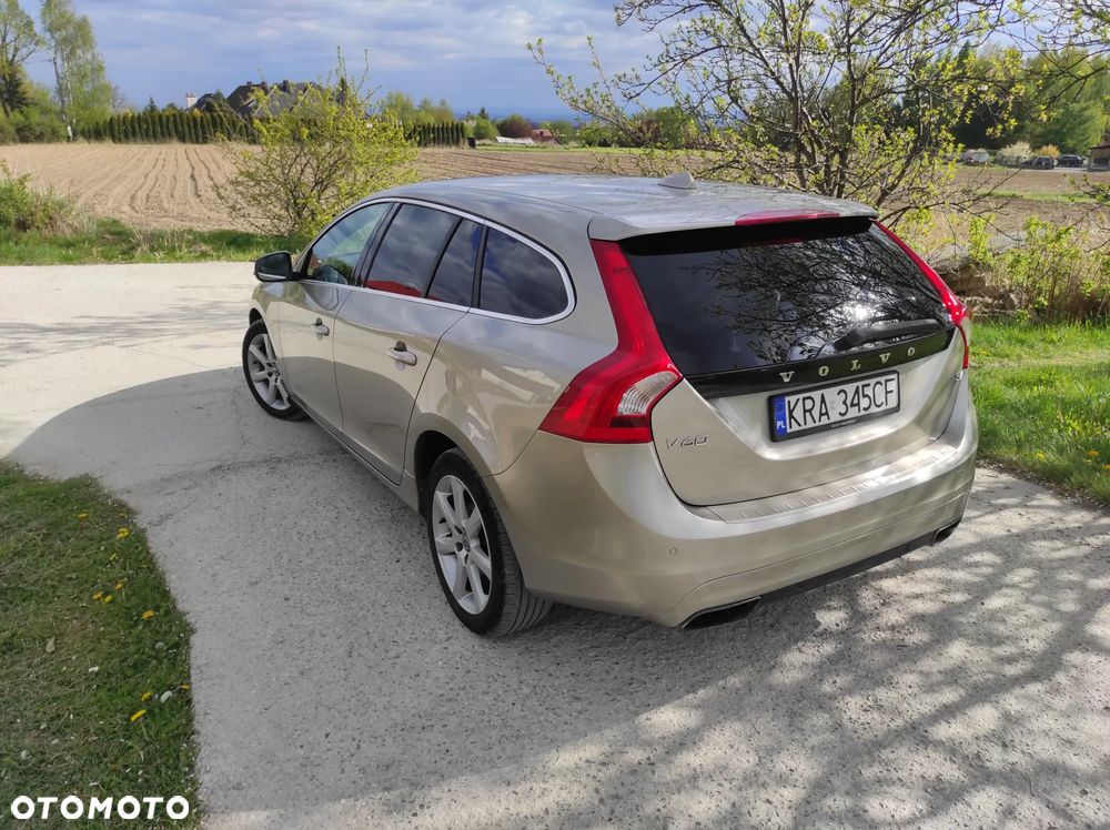 Volvo V60 T5 Drive-E Momentum - 19