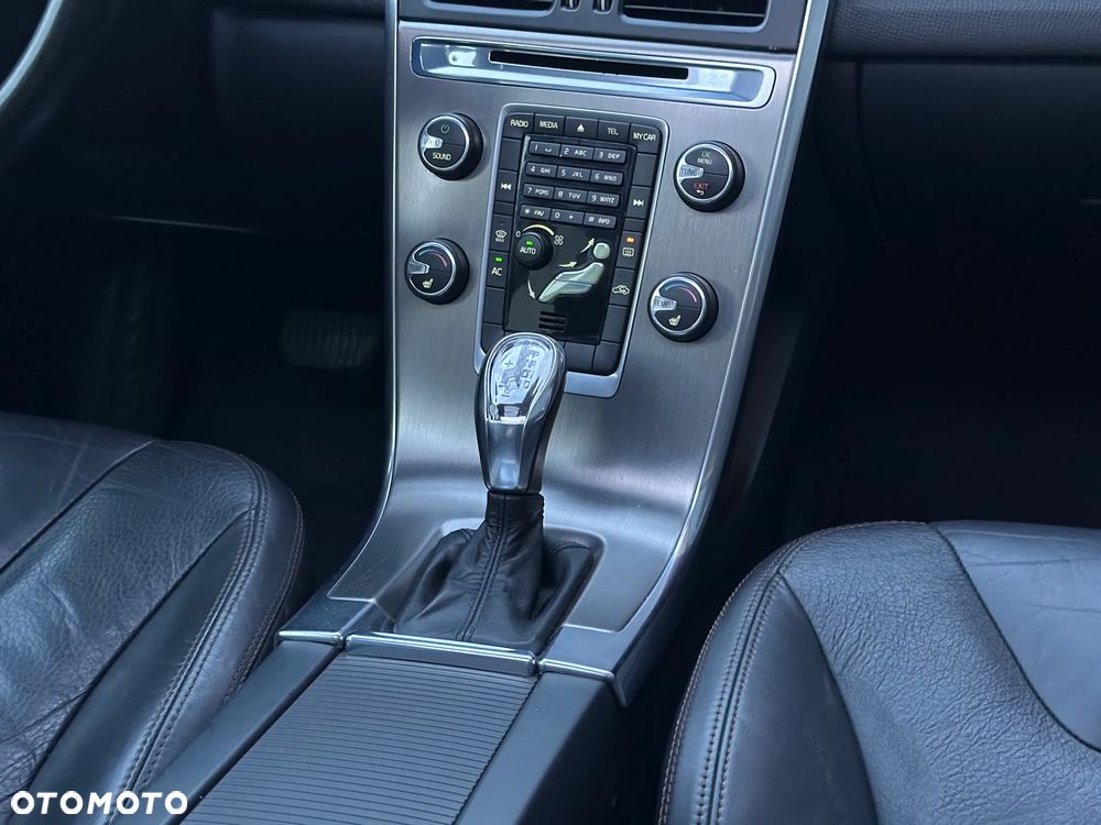 Volvo XC 60 T6 AWD Edition Pro - 25
