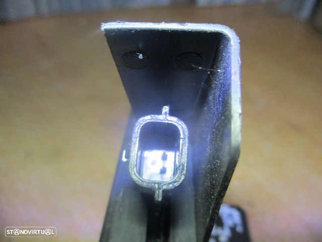 Fecho 825033585RF DACIA SANDERO 2016 5P TE 2 PINOS DACIA SANDERO 2 FASE 1 2016 0.9I 90CV 5P AZUL TE 2 PINOS DACIA SANDERO 2 FASE 2 2017 0.9I 90CV 5P LARANJA TE - 3