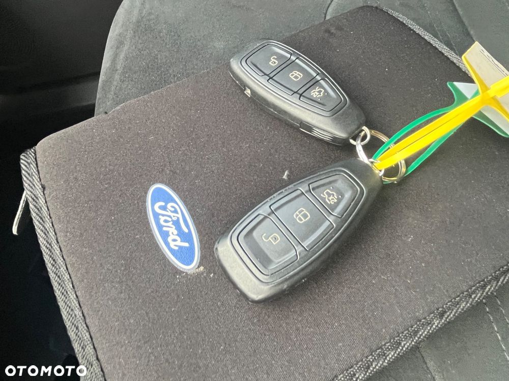 Ford Kuga - 23