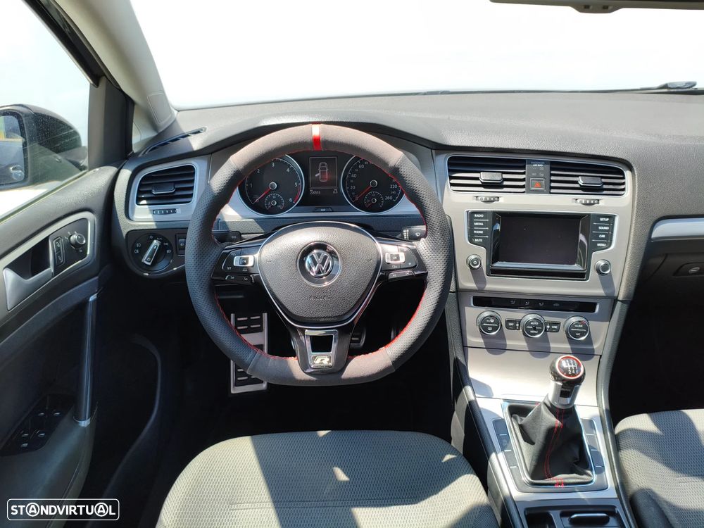 VW Golf 1.6 TDi R-Line - 8