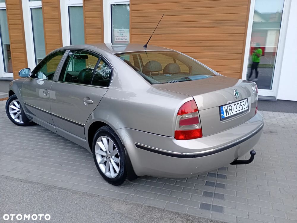 Skoda Superb 2.0 TDI DPF Platinum - 26