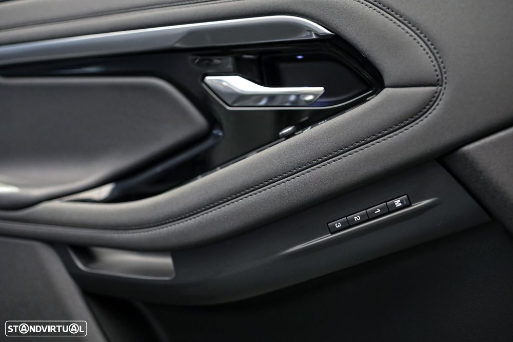 Land Rover Range Rover Evoque P300e R-Dynamic - 34