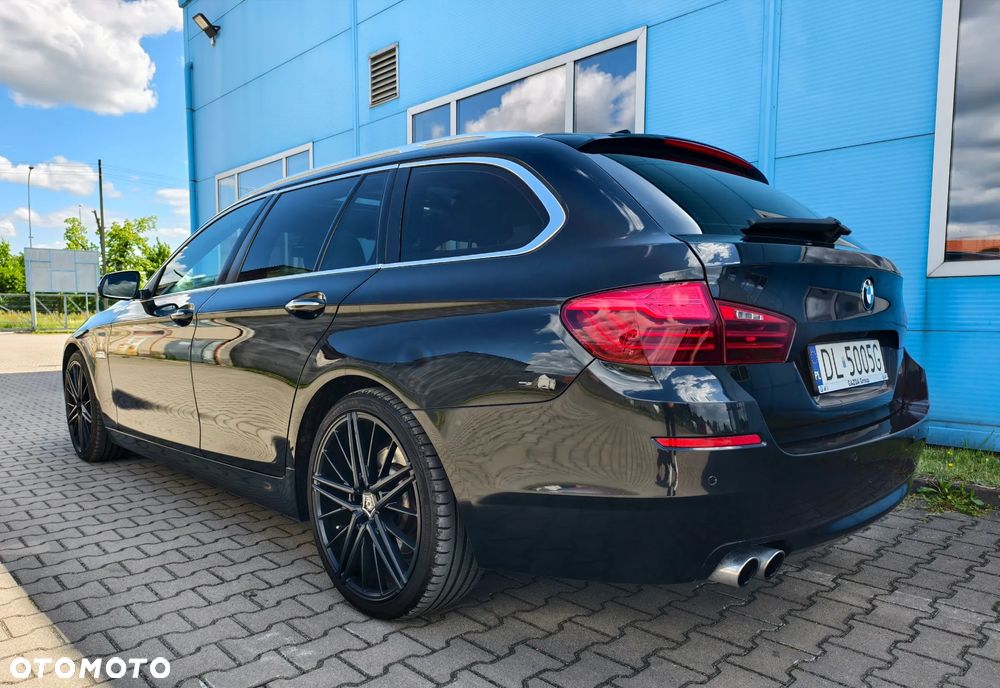 BMW Seria 5 525d Sport-Aut Luxury Line - 4