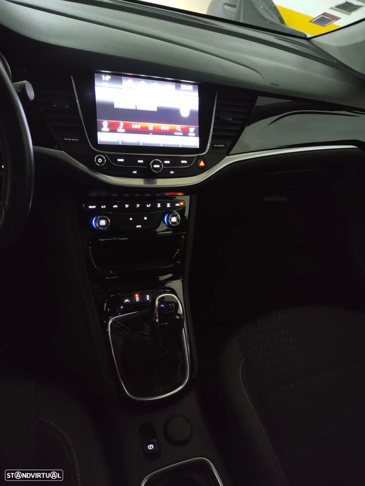 Opel Astra 1.4 T Dynamic S/S 5PB / 5PC - 22