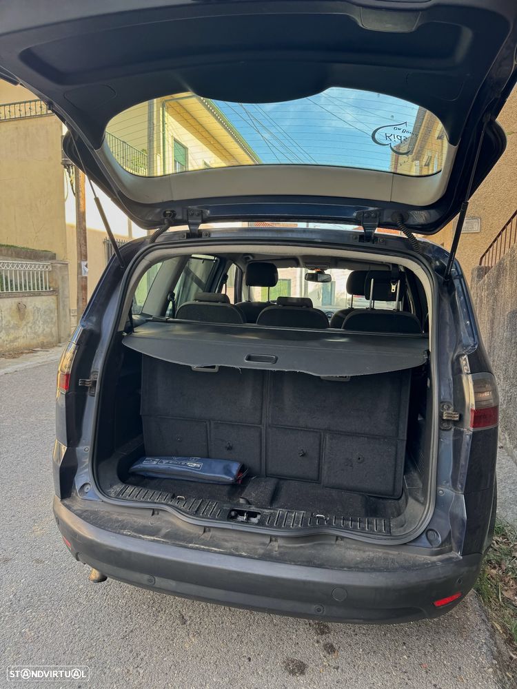 Ford S-Max - 18