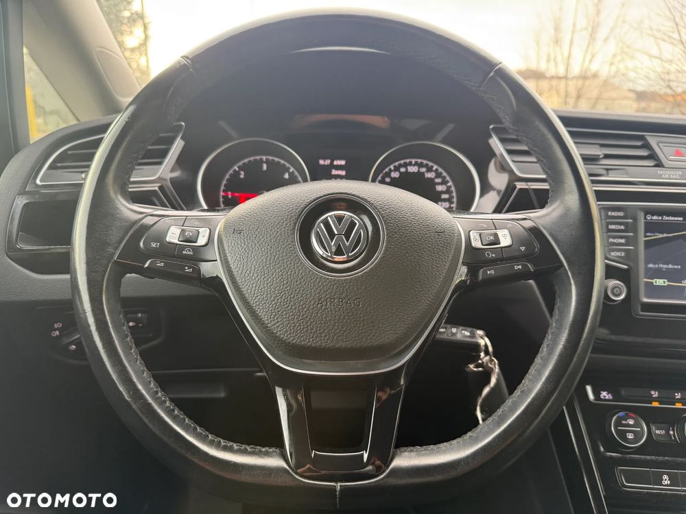 Volkswagen Touran - 18