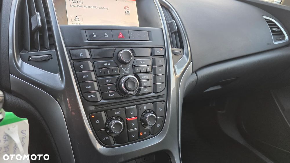 Opel Astra 1.4 T Cosmo - 14